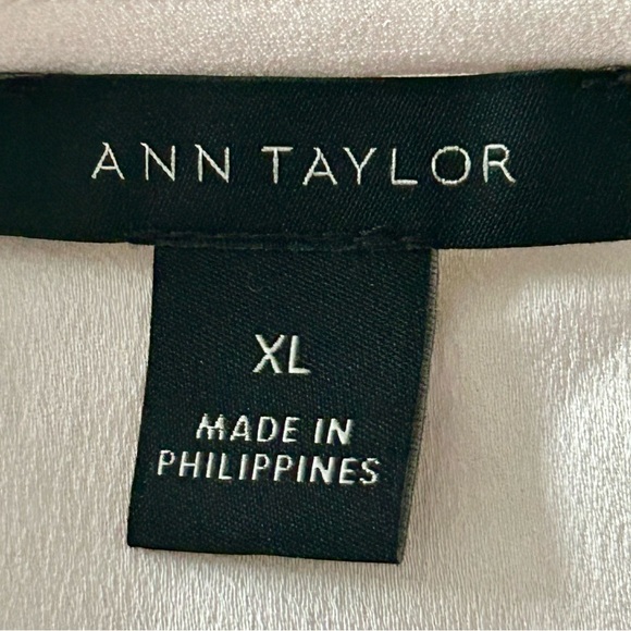 Ann Taylor Ladies Top - Size XL - Picture 3 of 4